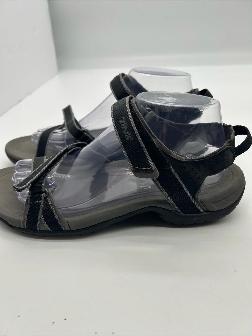 Teva Women’s Terra Black Strappy Sport Sandals size 9